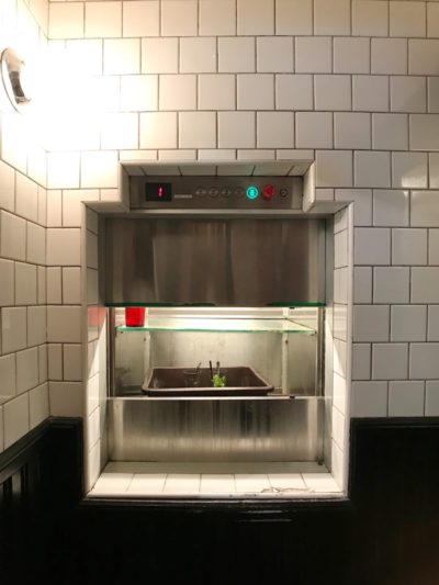 Manual 2-panel dumbwaiter car doors